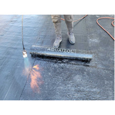 Гідроізоляція плоскої покрівлі: як захистити свій дах від протікання та руйнувань